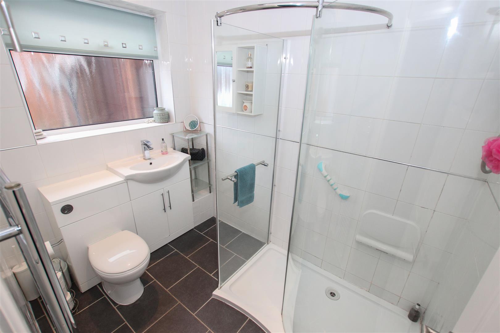 LUXURY FULLY TILED SHOWER ROOM
